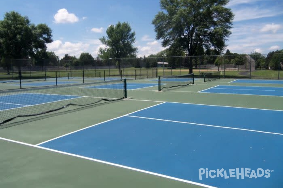 Photo of Pickleball at Lakeview Knolls Park